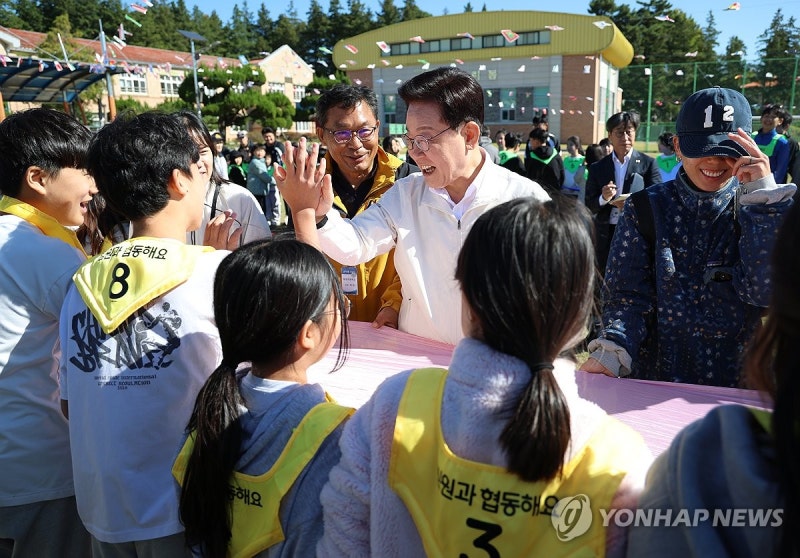 가을<b>운동회</b> 참여한 <b>이재명</b> 대통령
