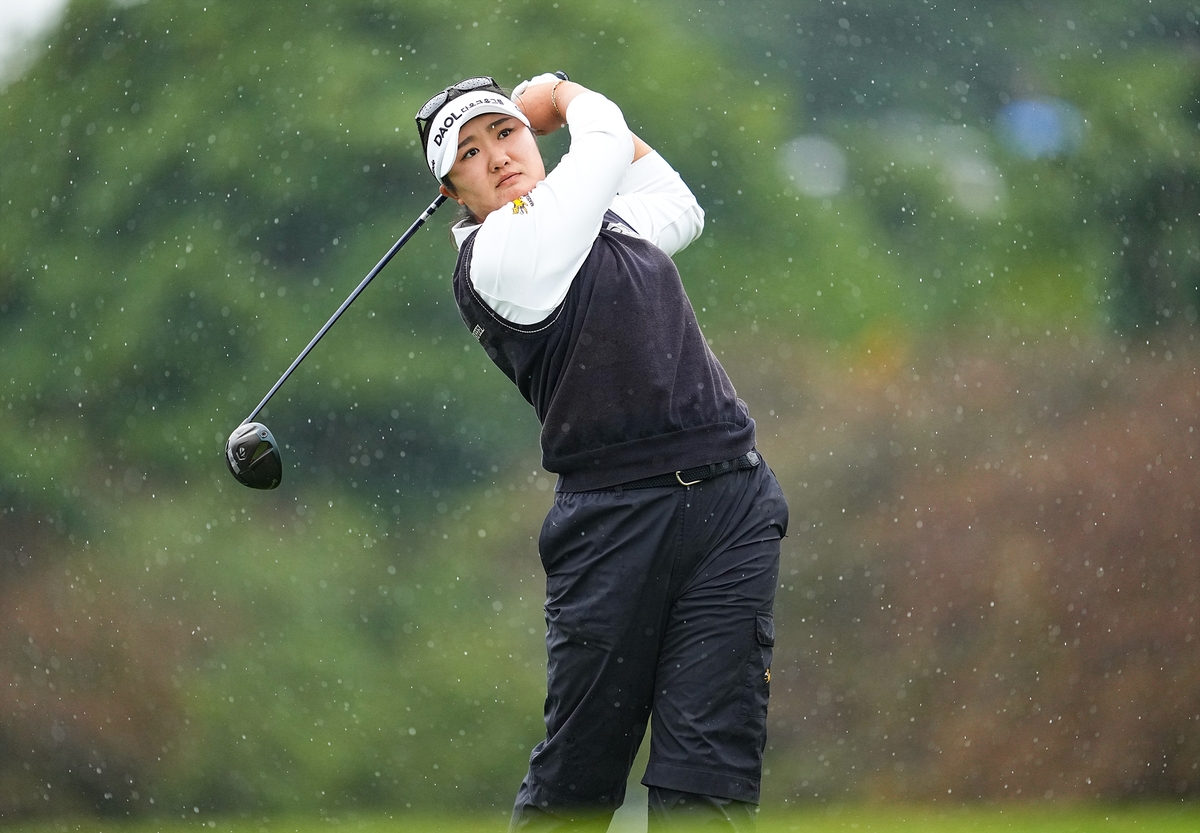 <b>유해란</b>, <b>BMW 챔피언십</b> 3R도 선두…LPGA 시즌 3승 보인다