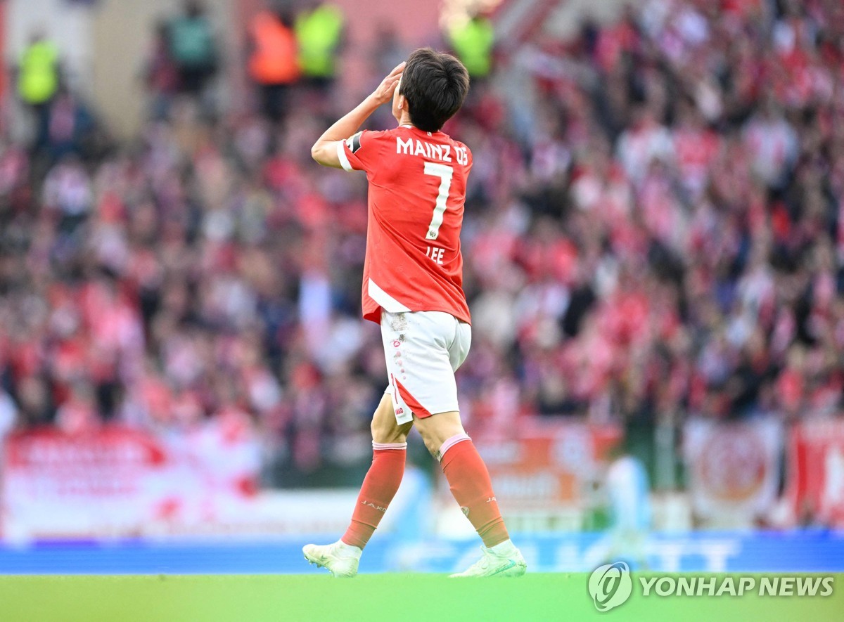 이재성 시즌 첫 골 기록했지만 마인츠는 베르더 브레멘에 패배 관련 사진
