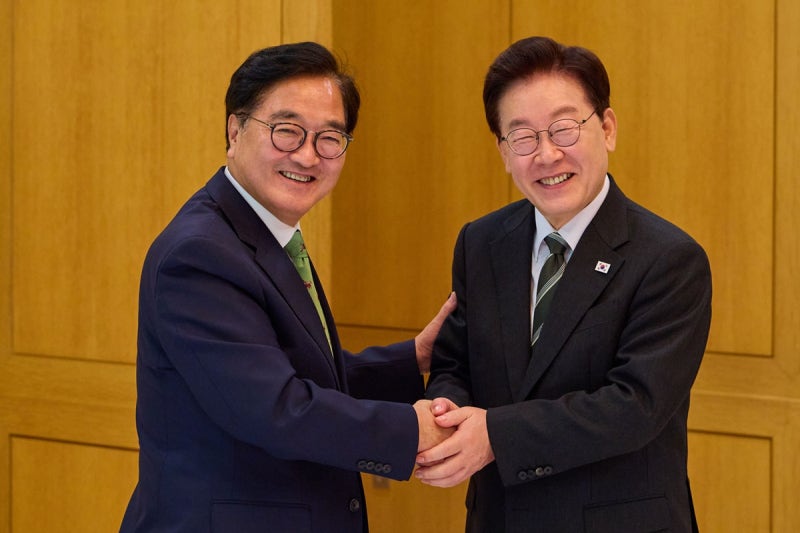 이 대통령 우원식 전 국회의장 초청 오찬에서 통합의 중요성 강조
