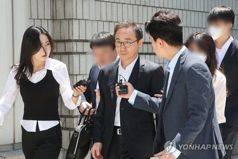 [속보] '尹정부 관저이전 의혹' <b>김오진</b> 前국토차관에 <b>징역</b> 5년 <b>구형</b>