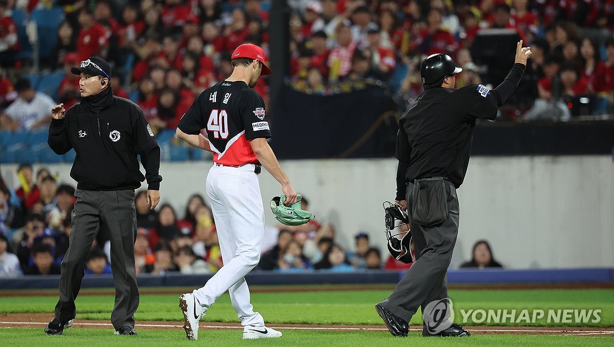 '<b>헤드샷</b>' <b>네일</b>, <b>퇴장</b>