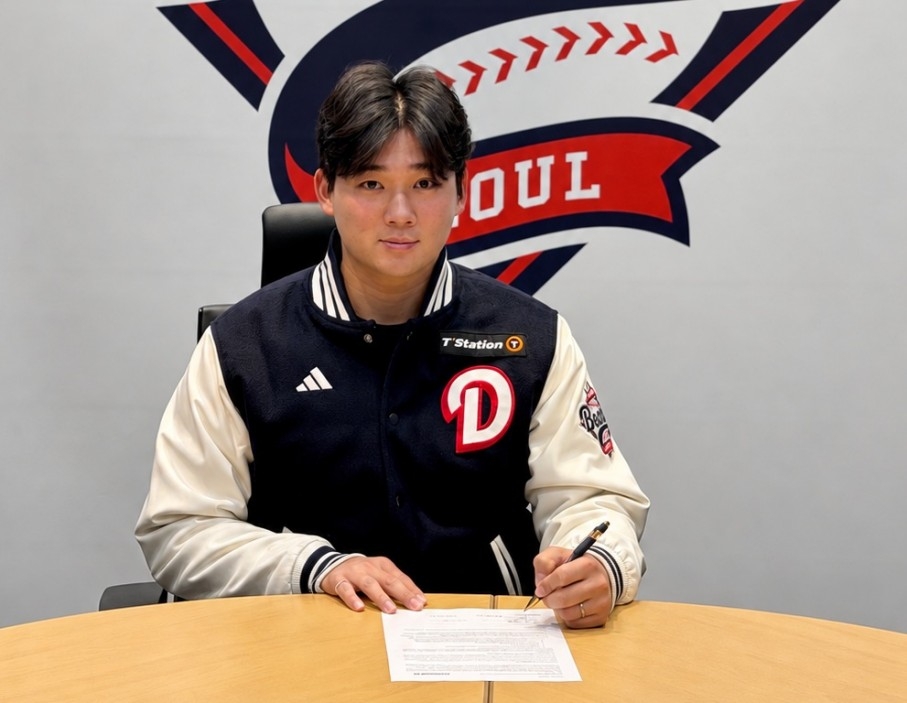 프로야구 <b>두산</b>, 아시아 쿼터 <b>타카다</b>와 <b>재계약</b> "선발 투수 도전"