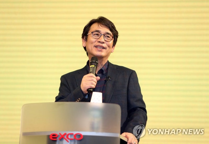 <b>유시민</b> "<b>윤석열</b> 자기 집 다 해체…李대통령도 똑같이 해"