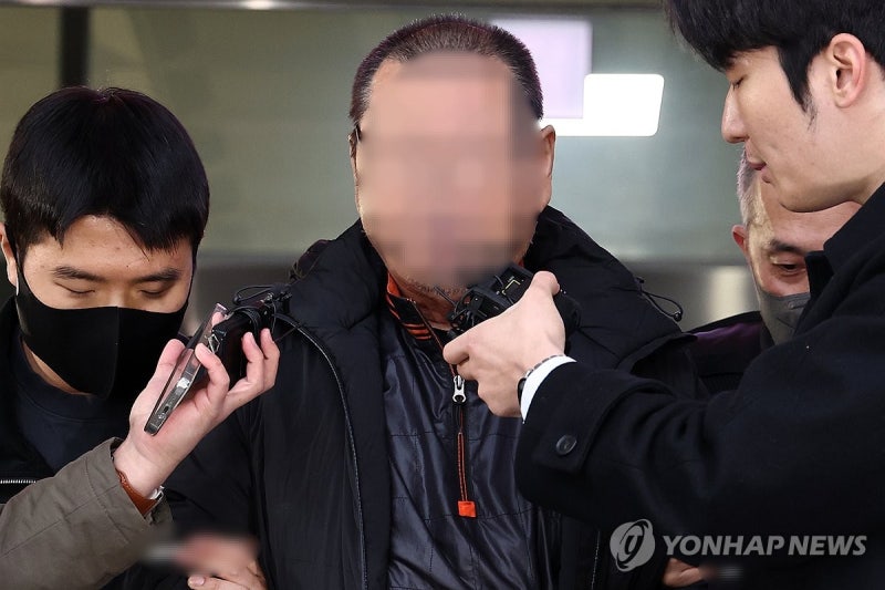[속보] '역삼 연쇄방화' <b>70대 구속 송치</b>…살인미수 혐의 적용