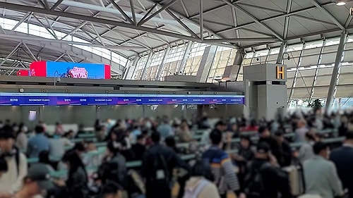 <b>인천공항</b> 항공사 체크인시스템 장애…출국장 곳곳 마비(종합)