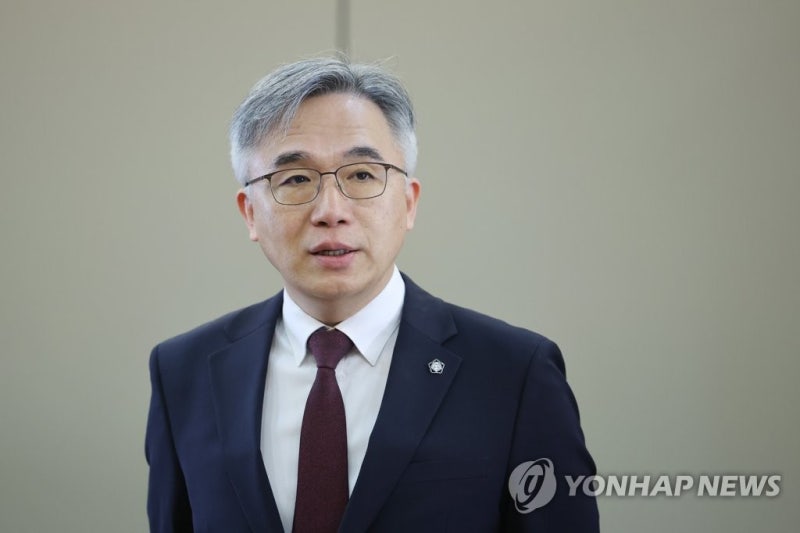 '박원순 피해자 신상공개·후배 성추행' <b>정철승</b> 2심서 <b>법정구속</b>