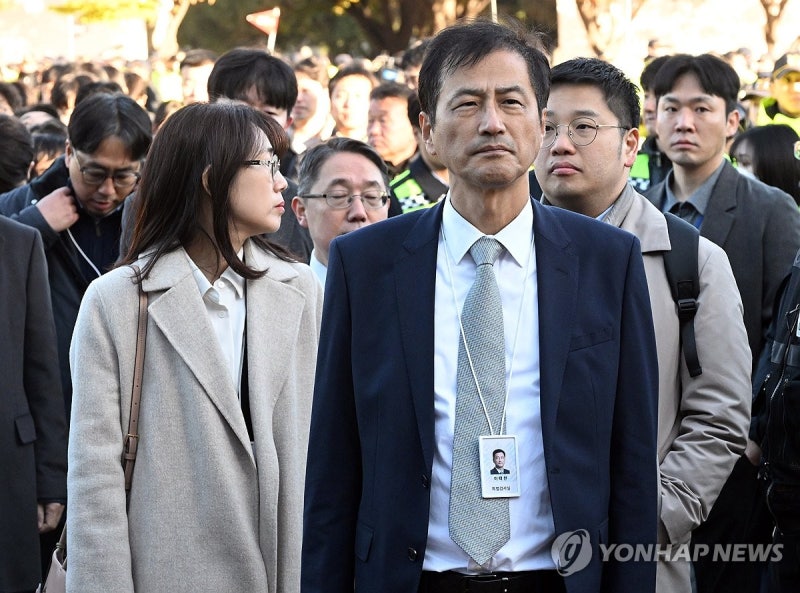 특검, <b>중앙선관위</b> 등 추가 압수수색…140억원대 <b>장비 납품 비리</b>