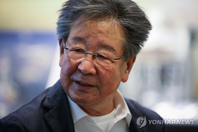아버지 품 그리웠던 소년, '국민 아버지'로 한 시대 품었다
