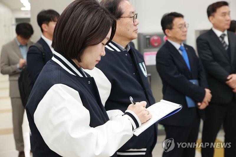 <b>이소영 장관</b> "청년 아이디어·대학 연구성과 창업으로 연결해야"