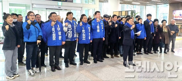 민주당 <b>대전 중구</b> 당원들 "황운하 총선 필승카드 경선 참여해야"