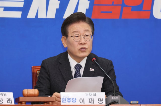 <b>이재명</b> 연달아 강공…"<b>연금개혁</b> 미루자는 정부, 하지 말자는 소리"