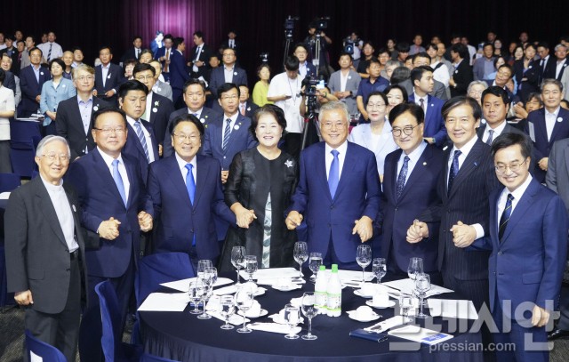 <b>강기정</b> 광주시장 "한반도 <b>평화</b> 위해 행동하는 양심되겠다"
