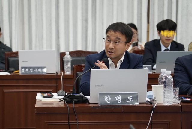 ▲한병도 의원이 새롭게 제안하는 '농어업 특별재난지역 제도'는 이상저온과 우박, 서리 등 농어업 특정 재해로 인한 대규모 피해 시 특별재난지역으로 선포할 수 있도록 법적 근거를 마련하자는 것이다. ⓒ한병도 의원실