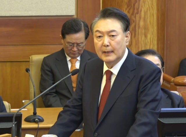 EIU "<b>한국</b>은 '<b>결함</b> 있는 <b>민주주의</b>'"…계엄 후폭풍, 10계단 추락한 32위