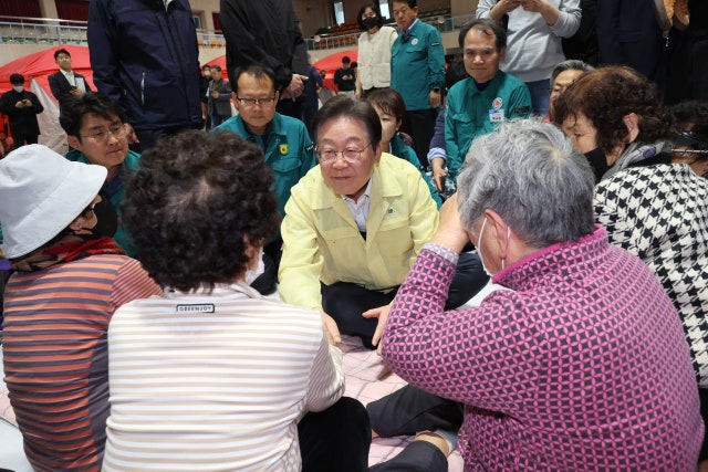 여야, 최악 <b>산불</b>에 정쟁 일시중단?…"<b>산불</b> 추경" 등 협치 제안도