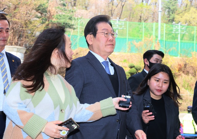 <b>이재명</b> "<b>한덕수</b>, 자기가 대통령 된 걸로 착각…<b>재판관 지명</b>은 '오버'"