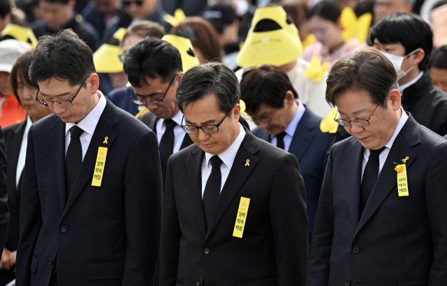 <b>이재명</b>·<b>김경수</b>·<b>김동연</b> '<b>세월호</b> 추모', "국민 생명은 국가 책임"