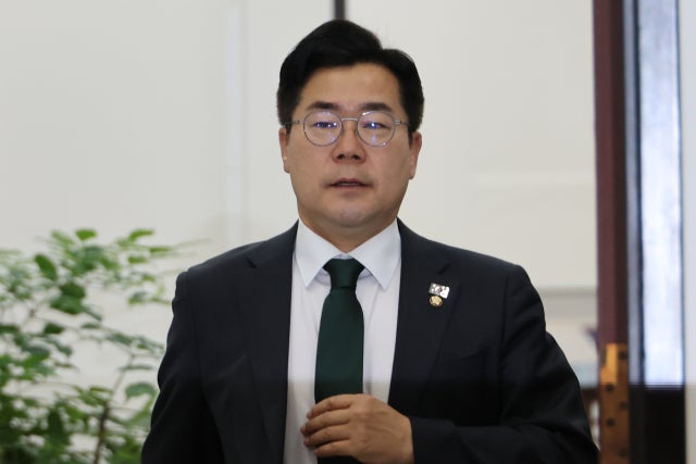 <b>민주당</b> "<b>한덕수</b> 대선 망상 버려라…대미 통상협상, 결론 내리면 안 돼"