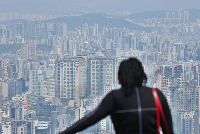 ▲4월 28일 남산에서 바라본 서울 시내 아파트 단지.ⓒ연합뉴스