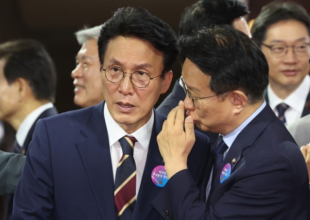 '<b>이재명 정부</b>' <b>초대</b> 총리 김민석, 비서실장 강훈식 발탁