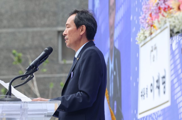 李<b>대통령</b>, 6.10항쟁 <b>기념</b>사 "남영동 <b>기념</b>관, <b>민주주의</b> 산 역사"