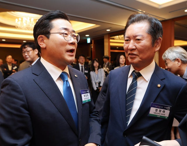 송미령 비난하던 정청래·<b>박찬대</b>, 李대통령 유임 결정에 태세 전환