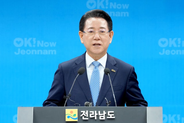 "민선 9기도 역할 할수 있다면 영광" <b>김영록</b> 전남지사, <b>3선</b> 도전 공식화