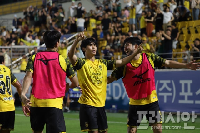'정지용 결승골' 전남, <b>인천</b>에 2대 1 승리…'K리그2' 3위 도약