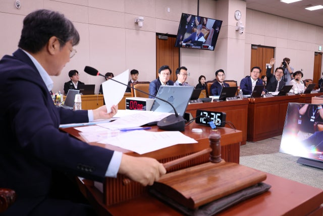 노란봉투법·<b>방송3법</b> 법사위 <b>강행통과</b>…4일 본회의 전운