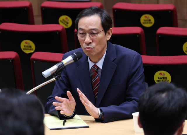 <b>대통령</b>실 "<b>대통령</b>-<b>공공기관</b>장 <b>임기</b> 일치시키자"