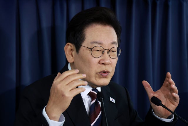 李대통령 "<b>국민의힘</b> '반탄파 지도부'라도 선출되면 대화해야"