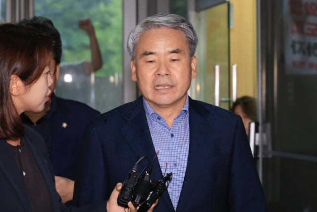 尹 정면겨냥 채상병특검, <b>이종섭</b> 전 장관 등 <b>구속영장 청구</b>