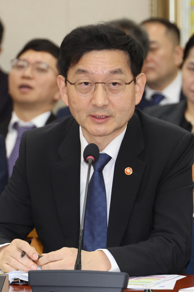▲윤창렬 국무조정실장이 28일 서울 여의도 국회에서 열린 정무위원회의 국무조정실 등에 대한 종합감사에서 위원 질의에 답하고 있다. ⓒ연합뉴스
