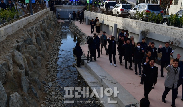 포항 <b>학산천</b>, 4년 만에 <b>생태하천</b>으로 재탄생…도심 물길 <b>복원</b> 본격화