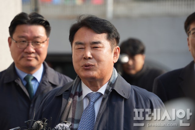 '고교동창 <b>채용비리</b> 의혹' <b>이정선 광주교육감</b> 구속영장 기각