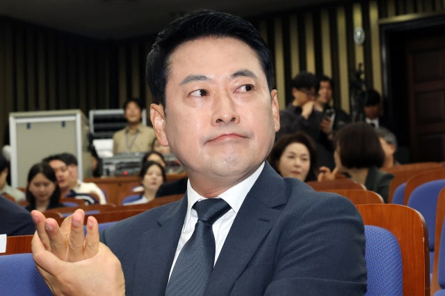 "국힘 의원 70% 이상 '장동혁 사퇴' 생각"…입지 좁아지는 張