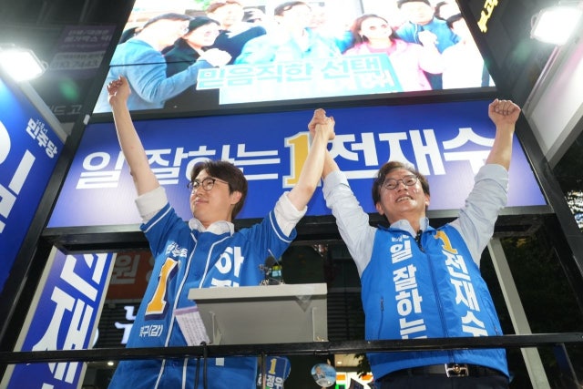 하정우의 선택은 '북구 잔류', 민주당 북구갑은 총선 채비 중