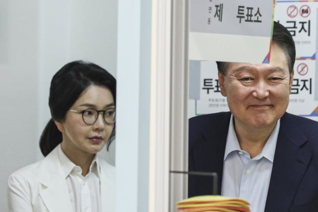 [속보] 법원 "김건희 매관매직, 모두 유죄가 인정된다"