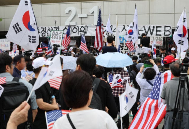 [속보] 선관위 국조특위, 올림픽공원 잠실개표소 진입…봉쇄 27일만