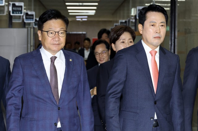 공수 뒤바뀐 '<b>신천지</b> 입당' 논란…국힘 "與도 똑같이 압수수색하라"