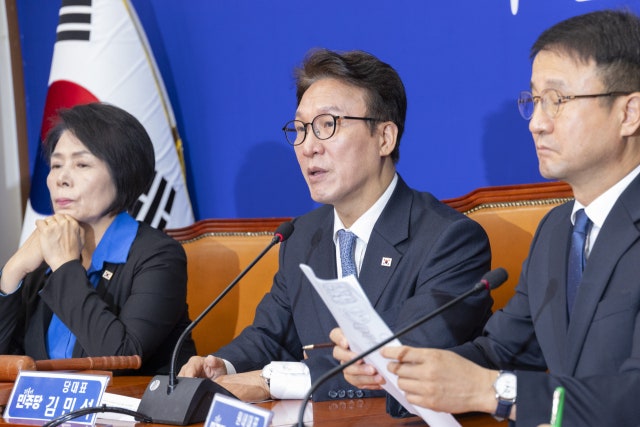 민주당, <b>오세훈 2심 무죄</b>에 "법원의 정치화" 주장