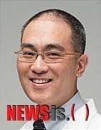 [뉴시스아이즈]건강칼럼 '건강과 행복'-치아 대체 임플란트, 시술 후 관...