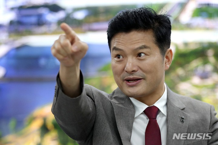 '공무원 비밀 누설' <b>김태우</b>, 광복절 특사에 "강서구 다시 돌아갈 것"