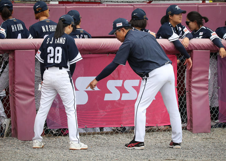 韓여자<b>야구</b>, 캐나다에 <b>콜드게임 패</b>…WBSC 월드컵 5전 전패