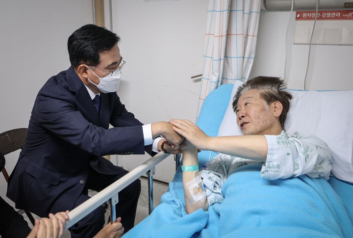 이재명, 의료진 권고로 24일 차에 단식 중단…법원 영장심사 출석할 듯(종합)