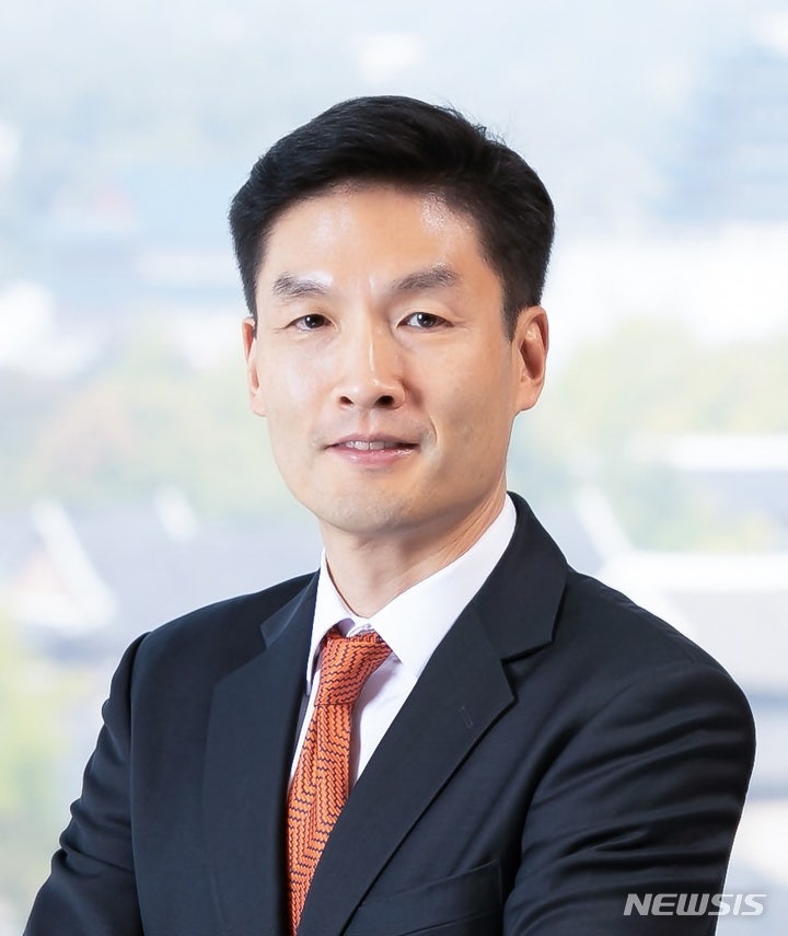 ICC <b>재판관</b>에 <b>백기봉</b> 김앤장 <b>변호사</b>…세번째 한국인