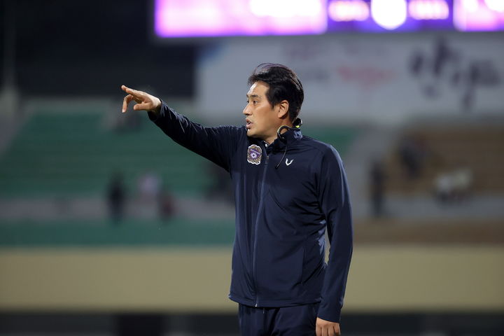 프로축구 안양, <b>유병훈</b> 신임 <b>감독</b> 선임