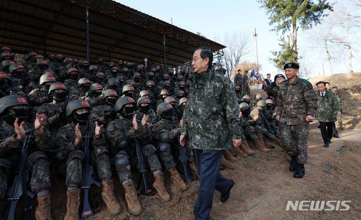 논산 <b>육군훈련소</b> 찾은 <b>한덕수 총리</b>