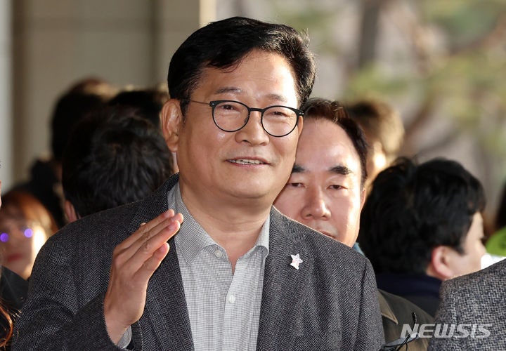 '돈봉투 살포 <b>의혹</b>' <b>송영길 검찰</b> 출석… 묵비권 행사 [뉴시스Pic]
